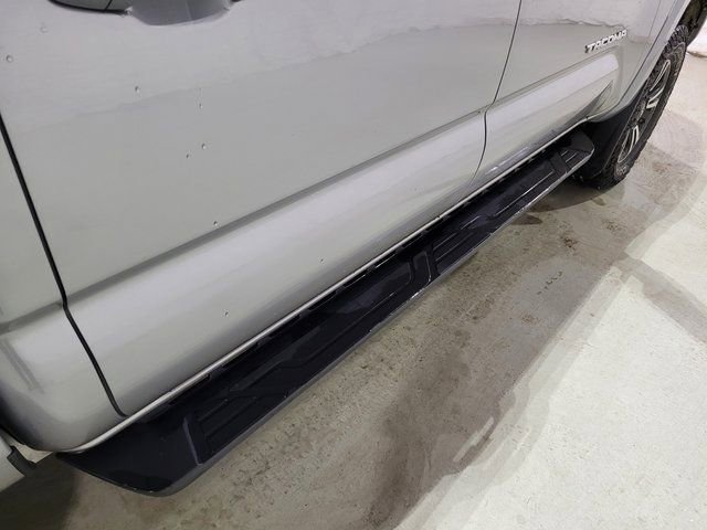 Used 2018 Toyota Tacoma TRD Sport image 24