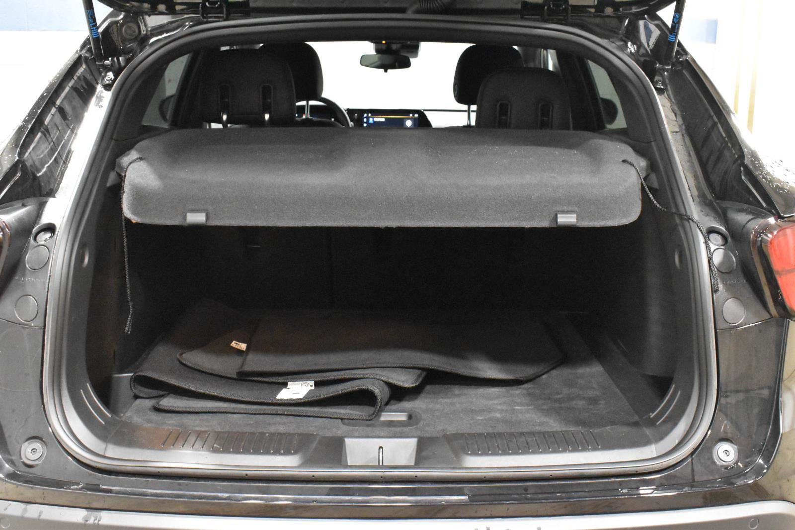 Used 2025 Chevrolet Trax RS image 25