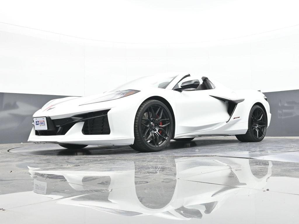 Used 2024 Chevrolet Corvette Z06 RWD image 35