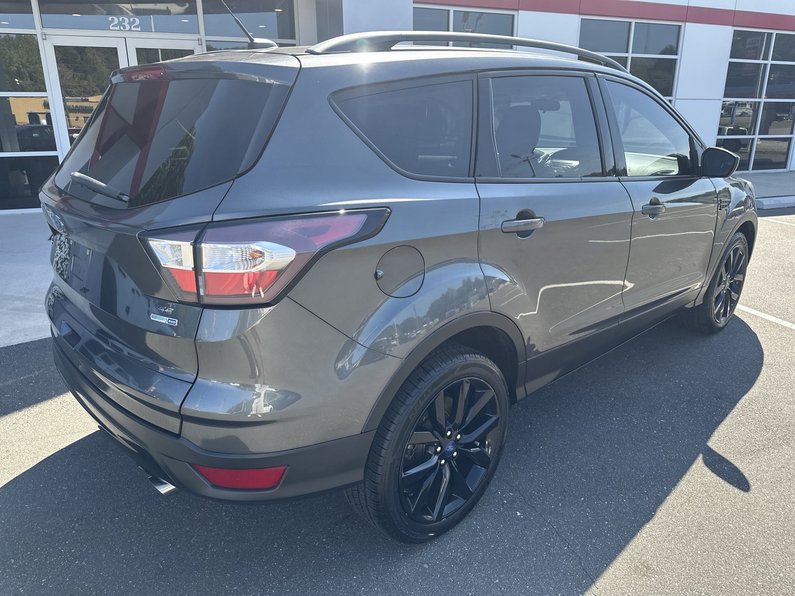 Used 2018 Ford Escape SE w/ SE Sport Appearance Package AWD/4WD image 8