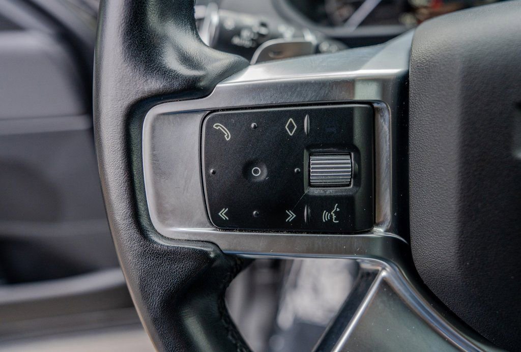 Used 2023 Land Rover Discovery S R-Dynamic image 6