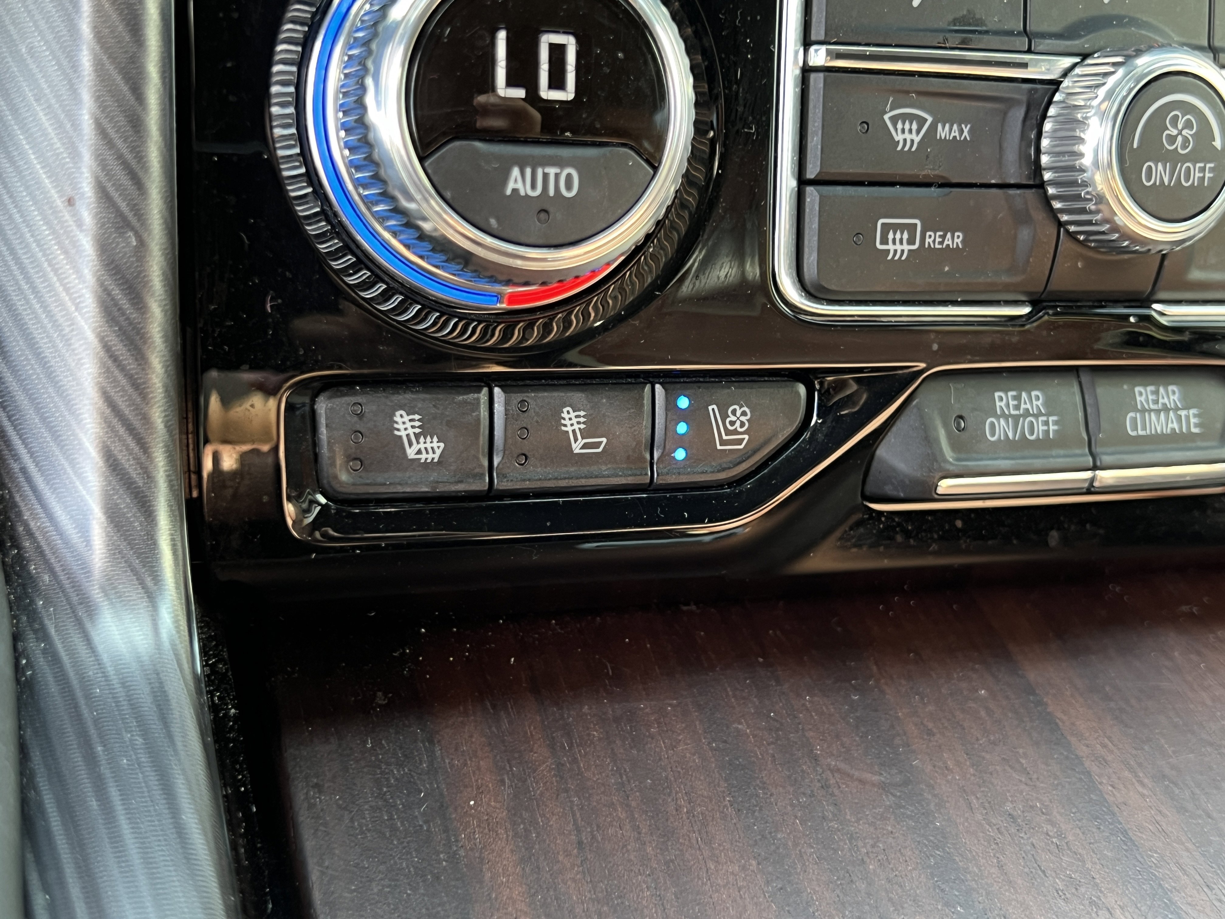 Used 2024 GMC Yukon Denali Ultimate image 20