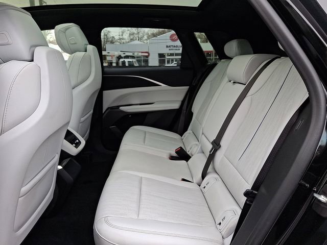 Certified 2024 Cadillac Lyriq Luxury image 11