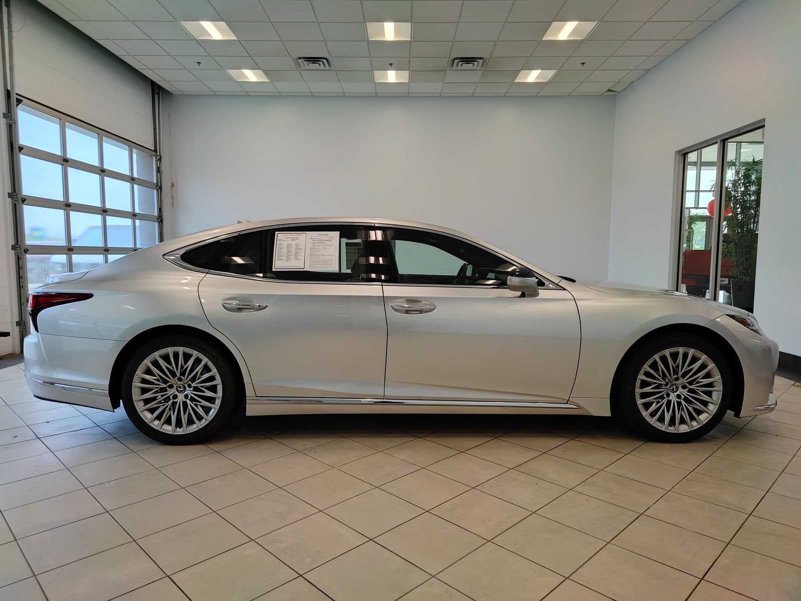 Used 2024 Lexus LS 500 RWD image 2