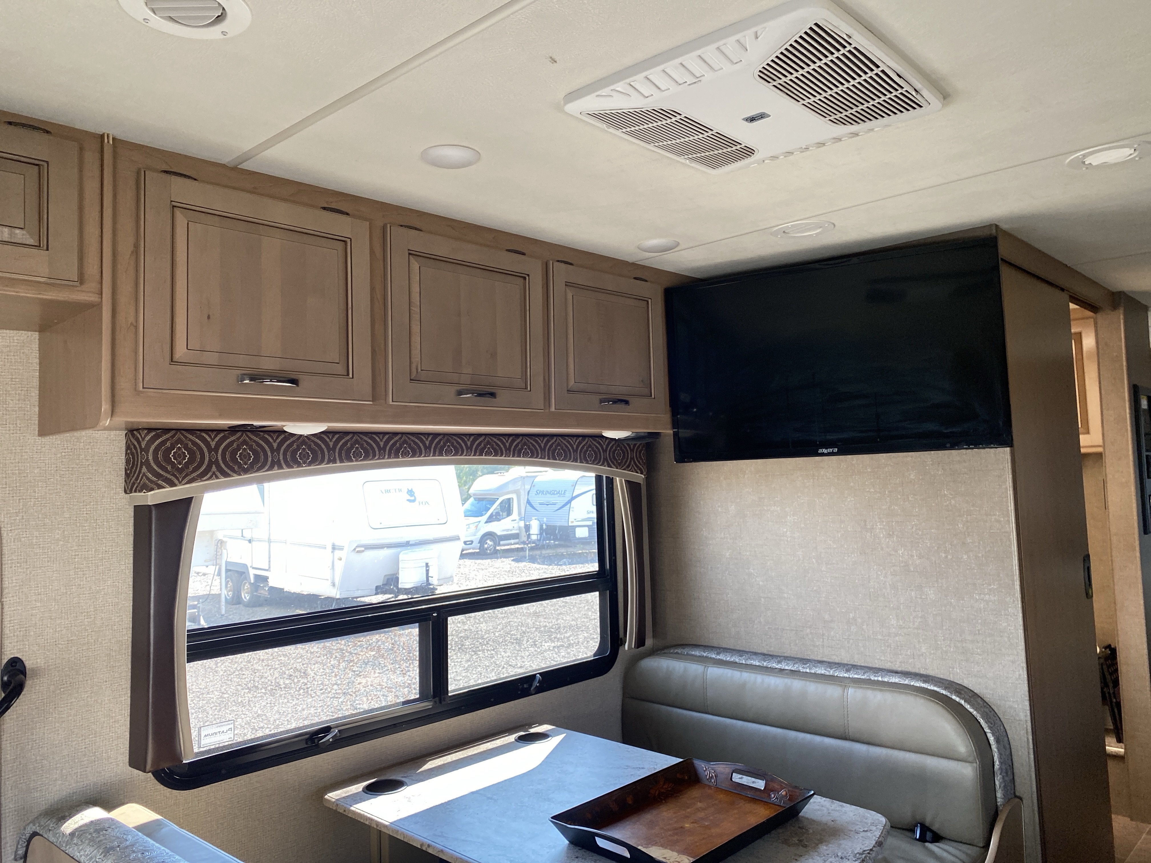 Used 2017 Ford E-450 and Econoline 450 Super Duty w/ Motorhome Prep Package RWD image 17