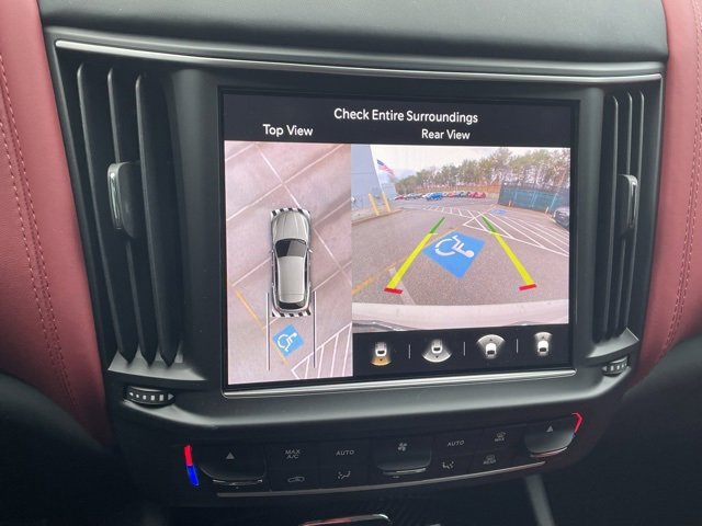 Used 2022 Maserati Levante Trofeo image 30