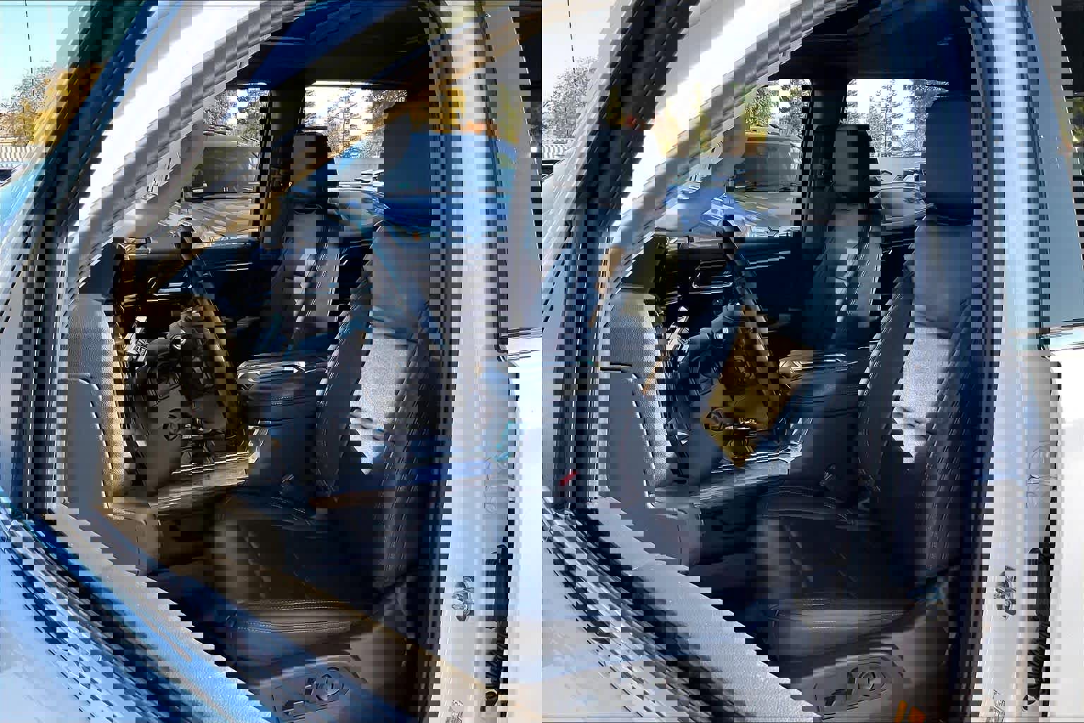 Used 2022 Chevrolet Silverado 1500 LTZ w/ LTZ Premium Package image 27