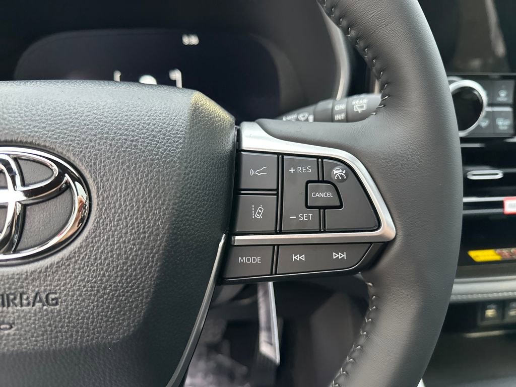 New 2025 Toyota Highlander XSE image 22