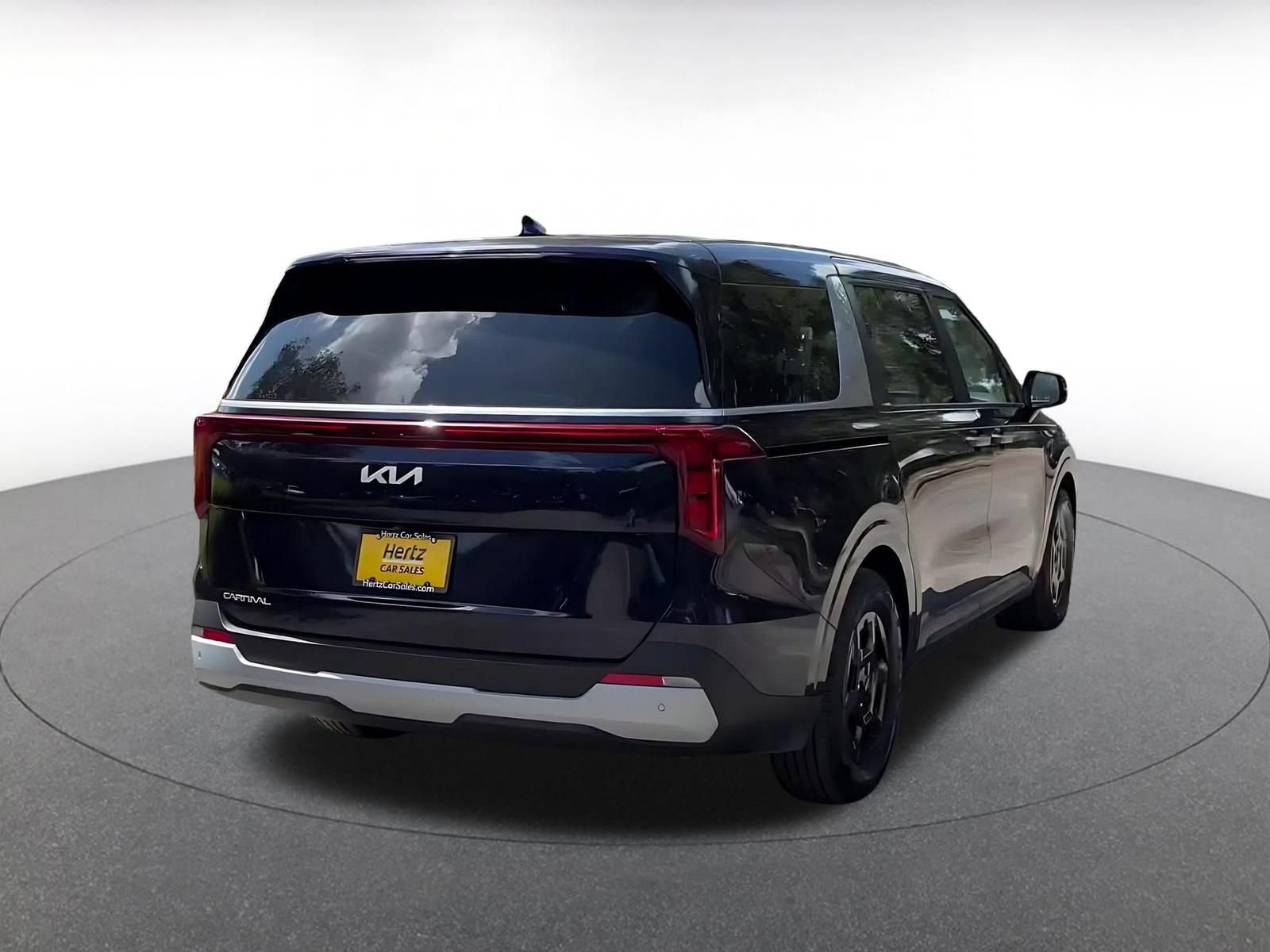 Used 2026 Kia Carnival FWD image 13
