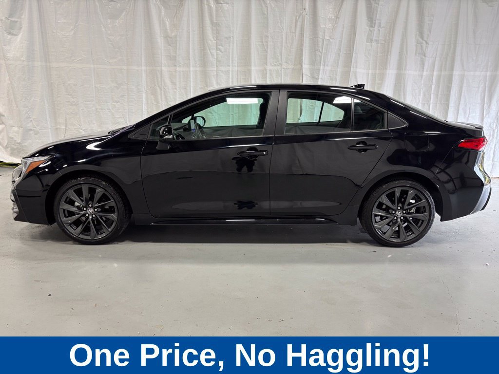 Used 2026 Toyota Corolla SE FWD image 4