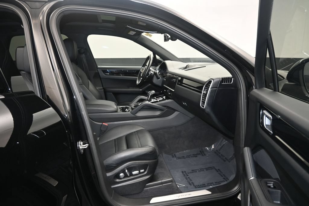 Used 2020 Porsche Cayenne AWD/4WD image 11