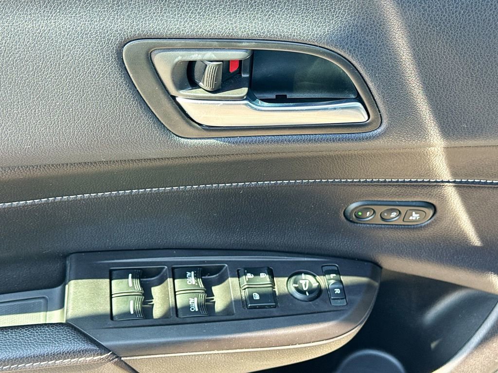 Used 2019 Acura ILX w/ Premium Package FWD image 17