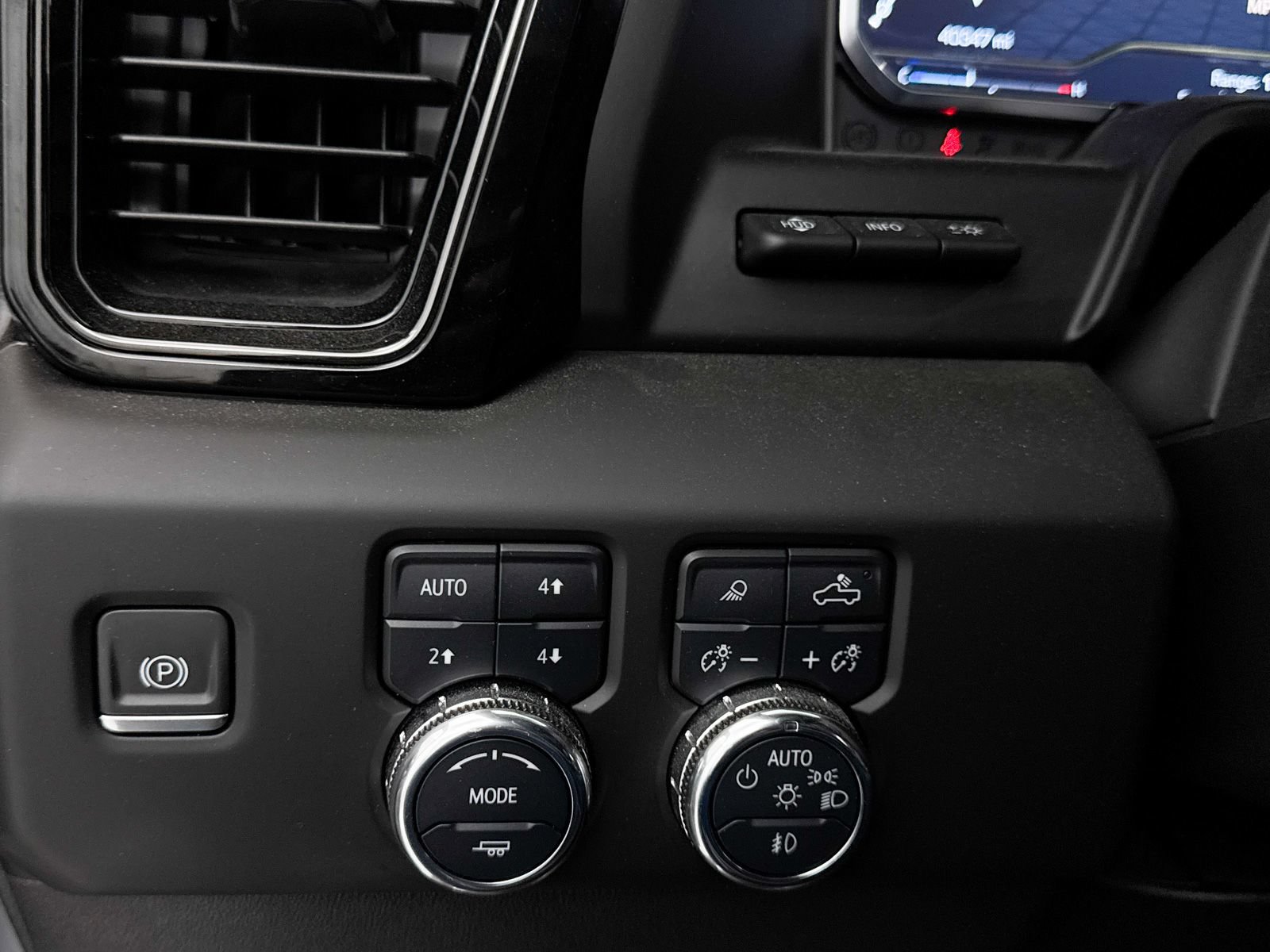 Used 2024 GMC Sierra 1500 AT4X w/ AT4X AEV Edition AWD/4WD image 10