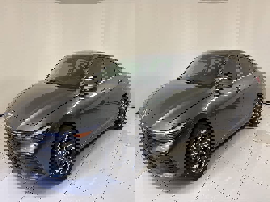 Used 2025 Hyundai Elantra Limited