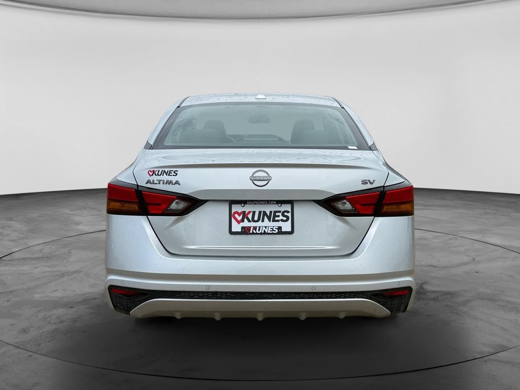 Used 2024 Nissan Altima 2.5 SV FWD image 8