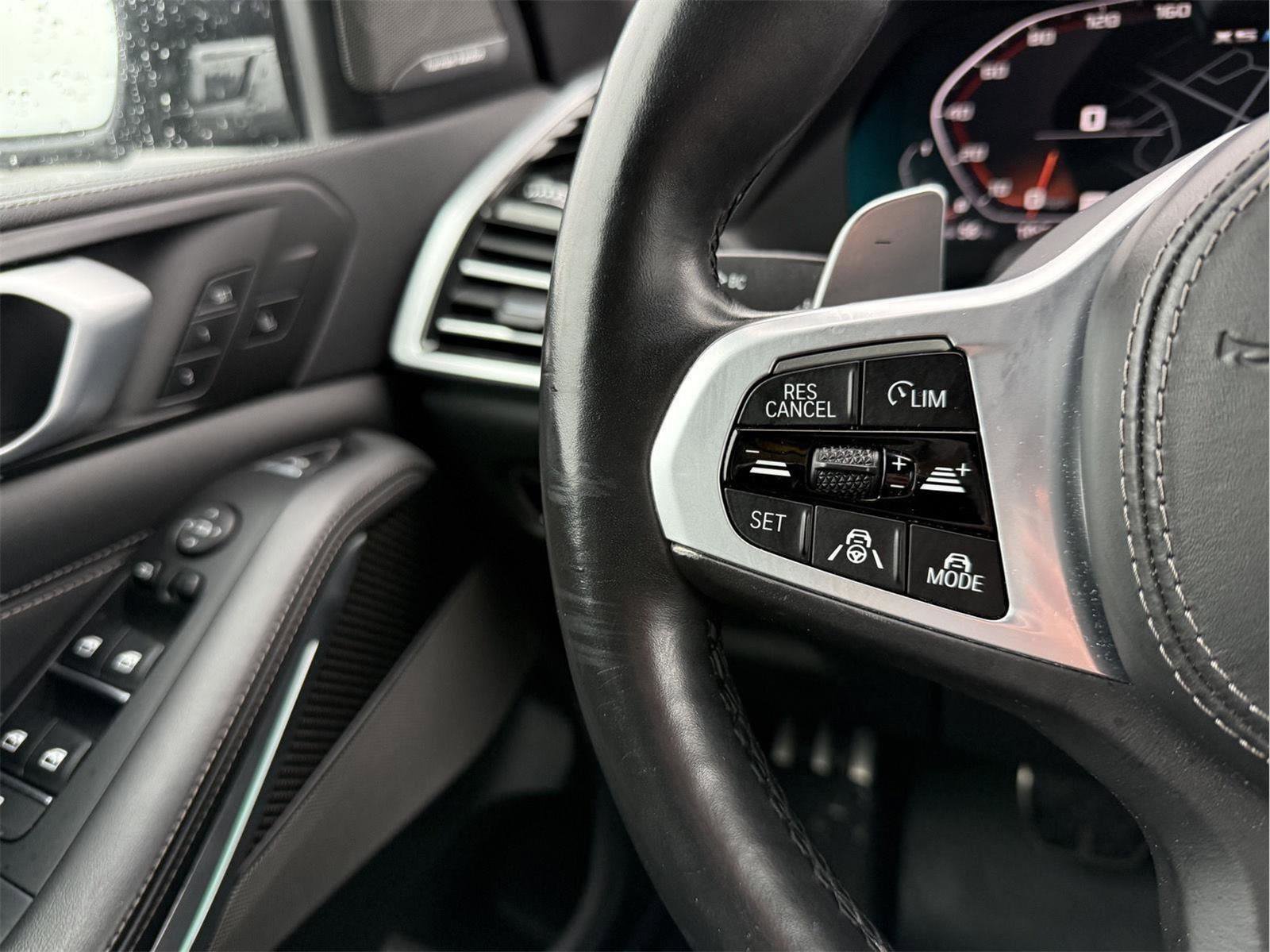 Used 2022 BMW X5 M50i image 15