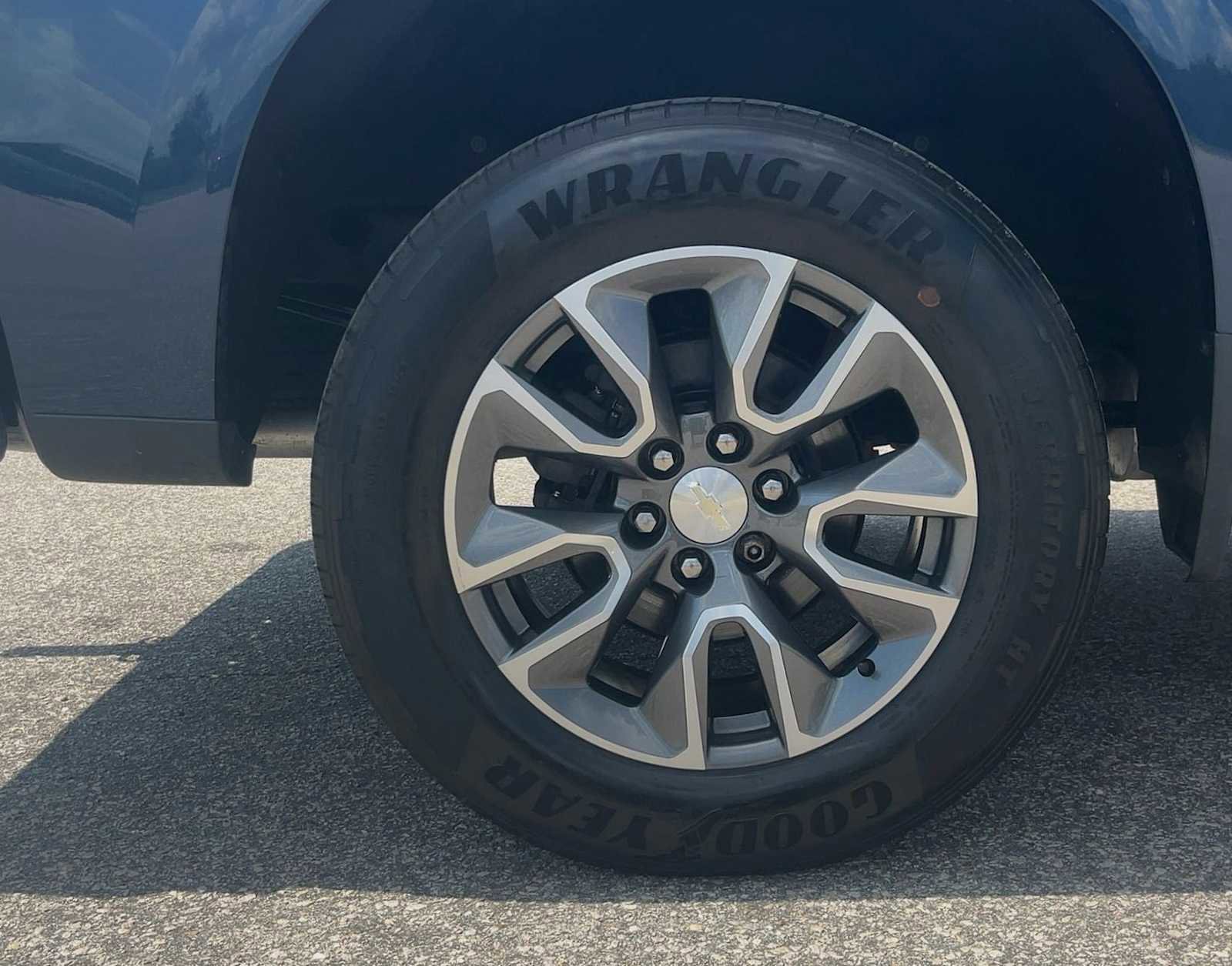 Used 2019 Chevrolet Silverado 1500 LT w/ All-Star Edition AWD/4WD image 36