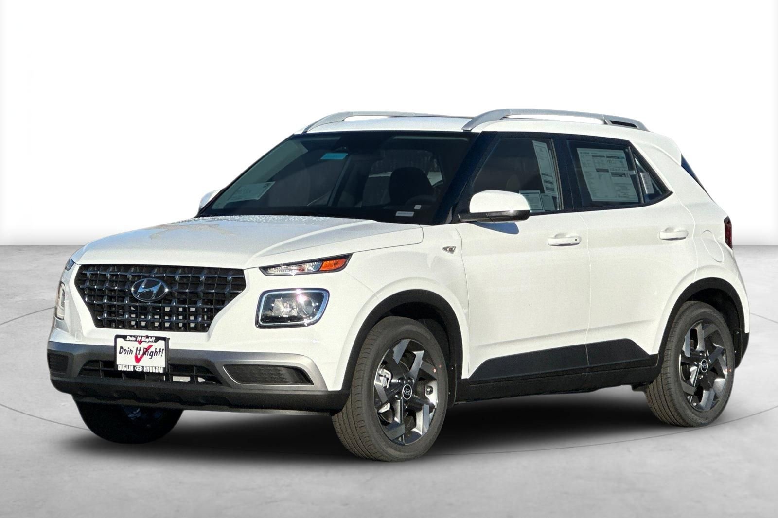 Used 2026 Hyundai Venue SEL image 2