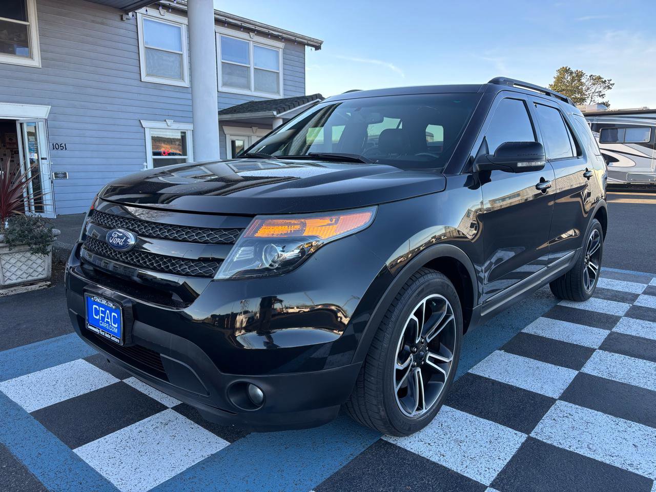 Used 2015 Ford Explorer Sport w/ Equipment Group 401A AWD/4WD image 2
