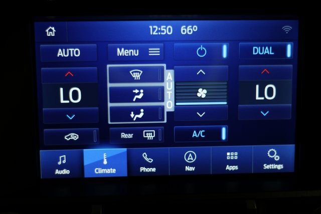 Used 2021 Ford Mustang Shelby GT500 w/ Carbon Fiber Track Pack image 96