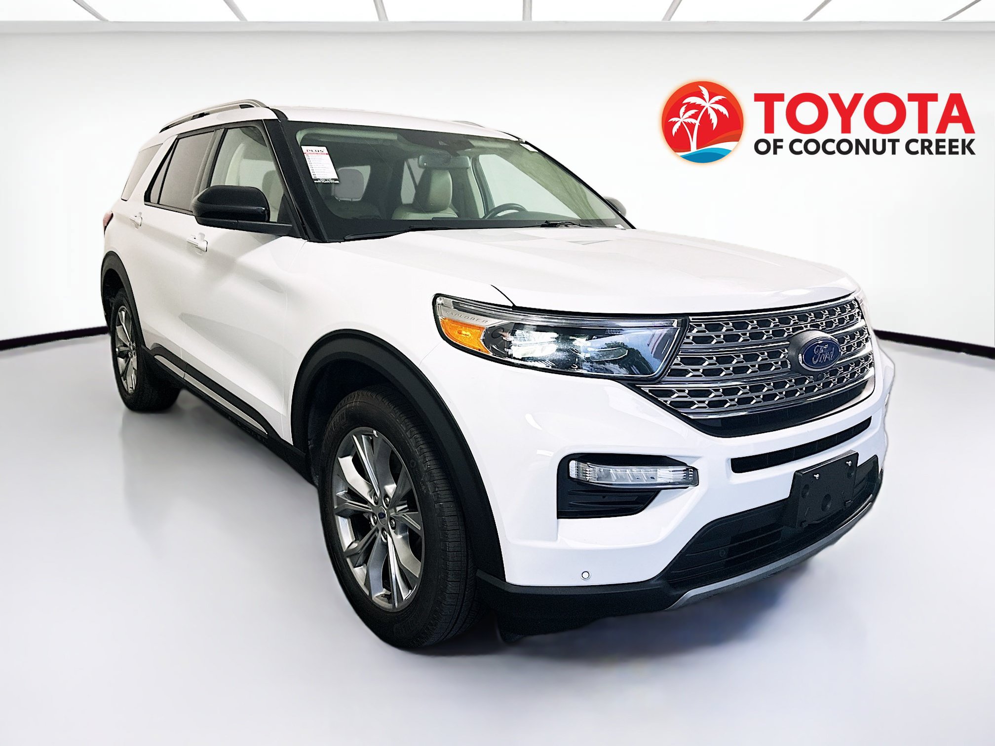 Used 2024 Ford Explorer Limited AWD/4WD image 1