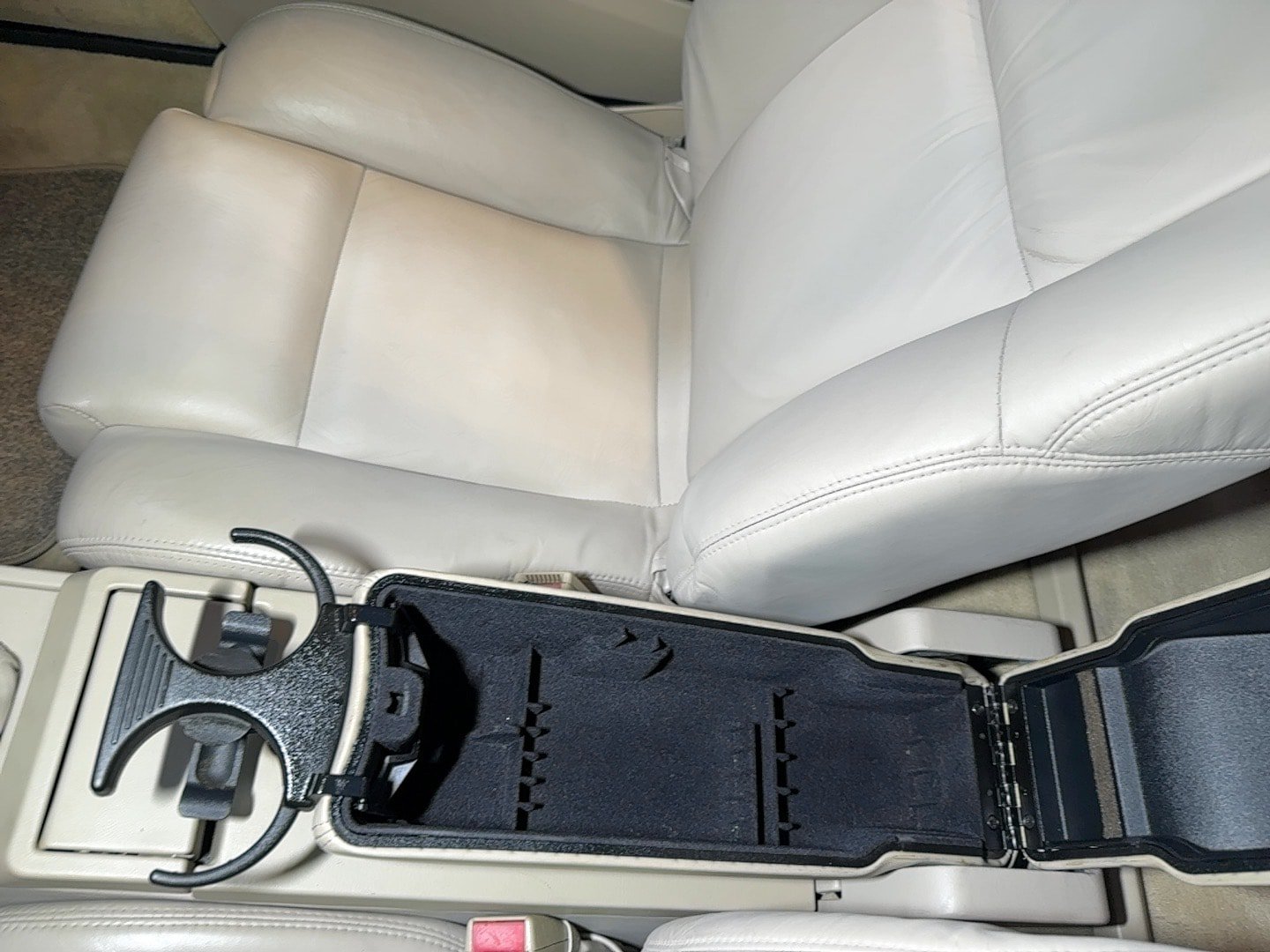 Used 1993 Cadillac Allante FWD image 42