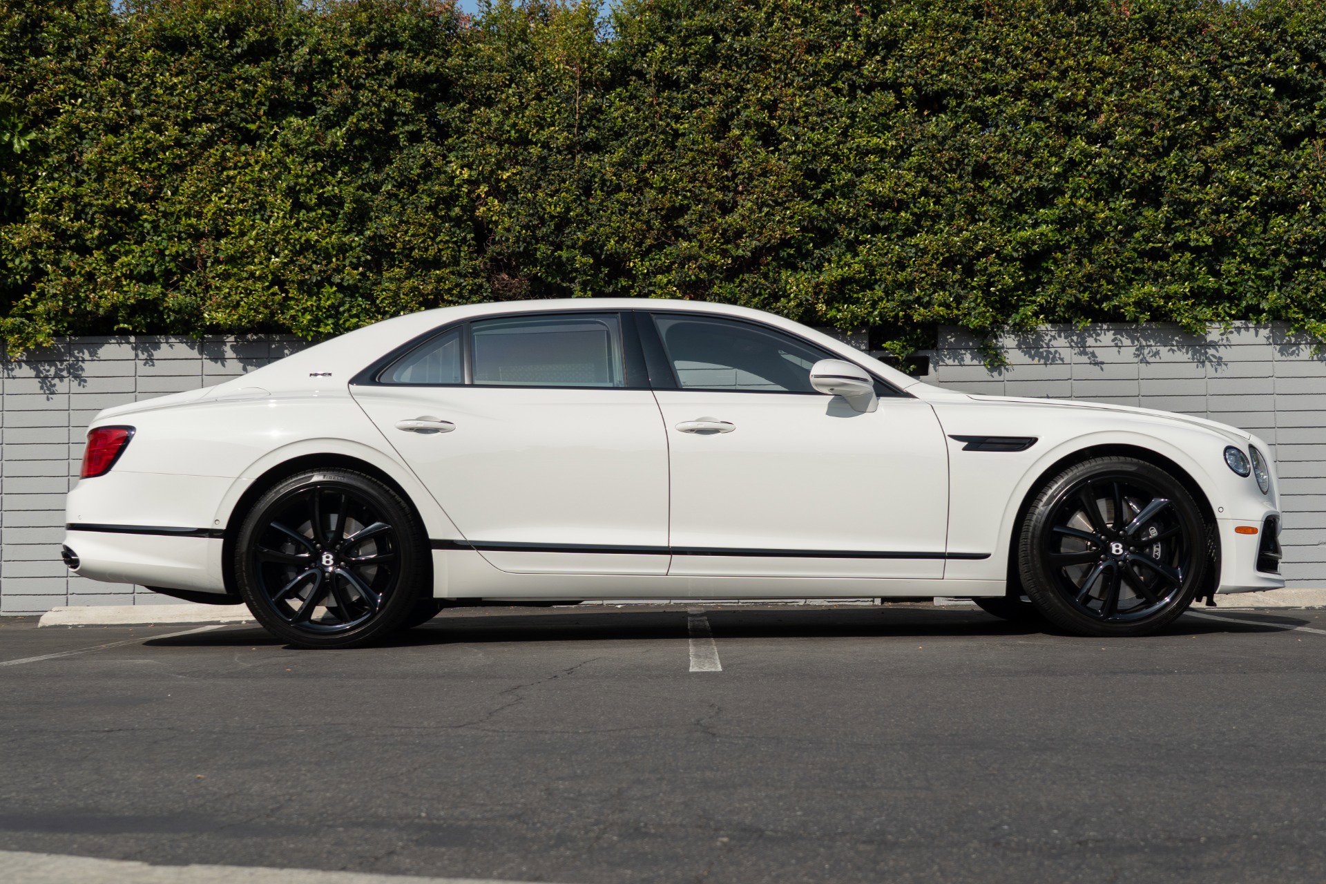 Used 2024 Bentley Flying Spur V8 image 8