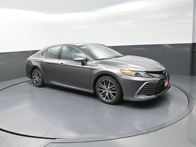 Used 2023 Toyota Camry XLE w/ Navigation Package image 9