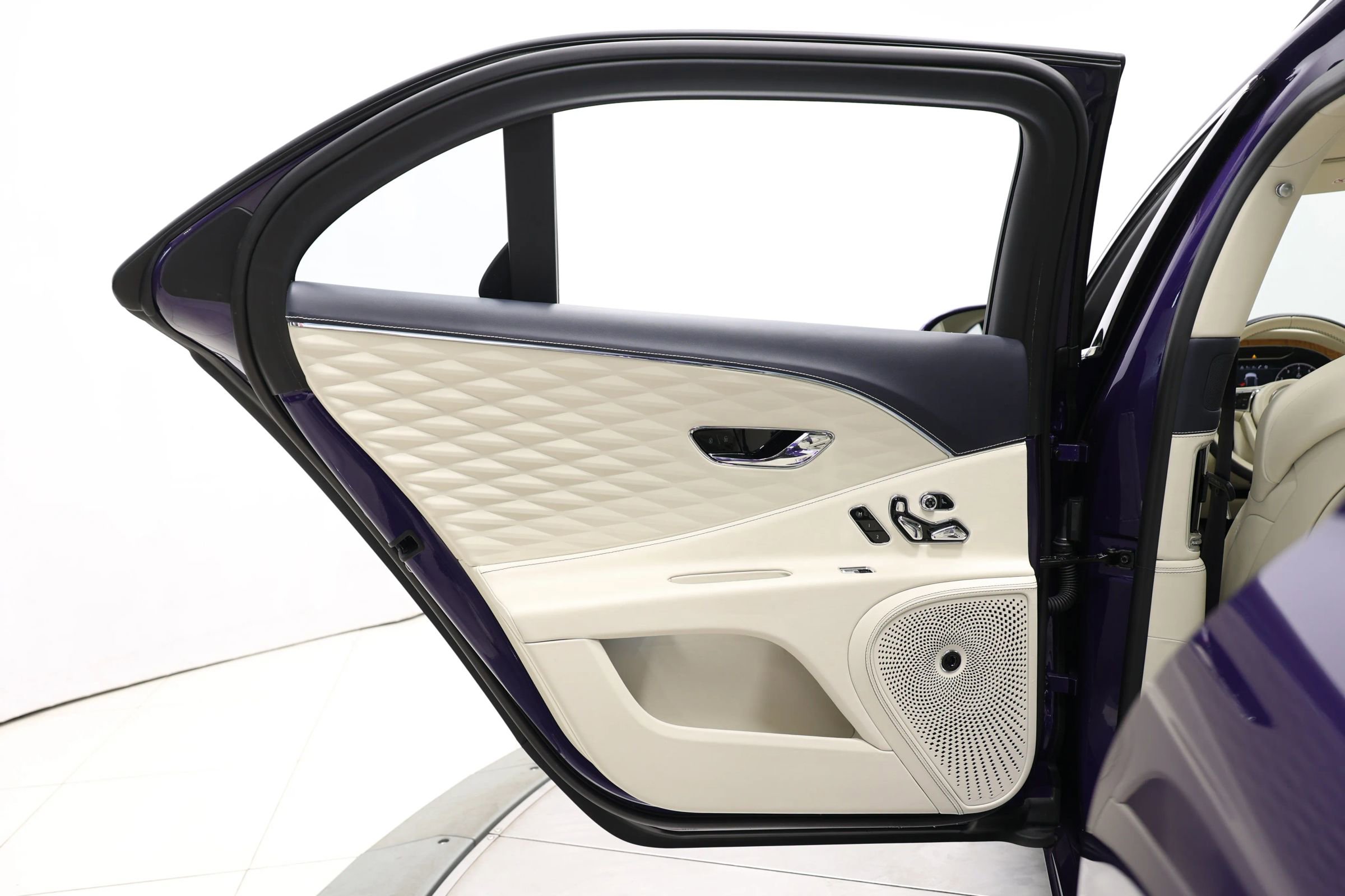 Used 2020 Bentley Flying Spur W12 w/ First Edition Specification image 61