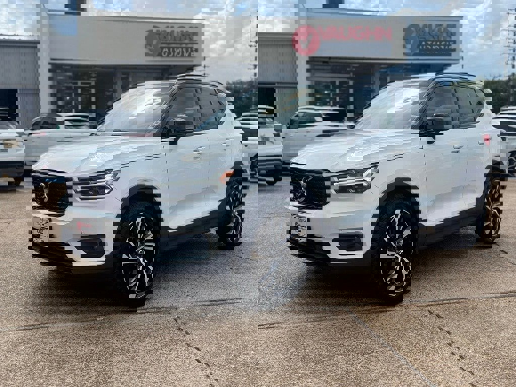 Used 2021 Volvo XC40 T5 R-Design