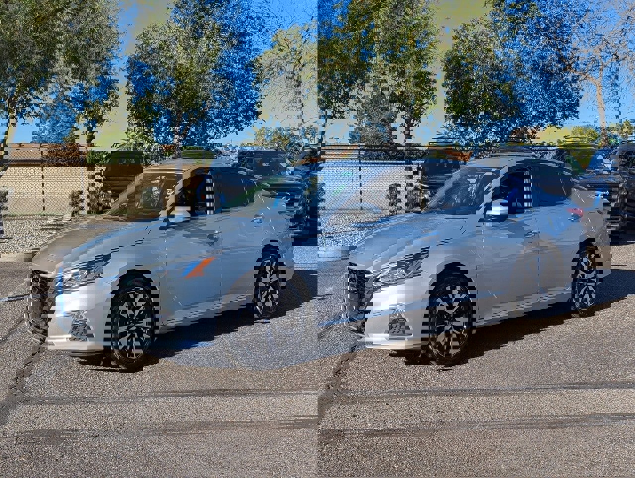 Certified 2021 Nissan Altima 2.5 SV image 3