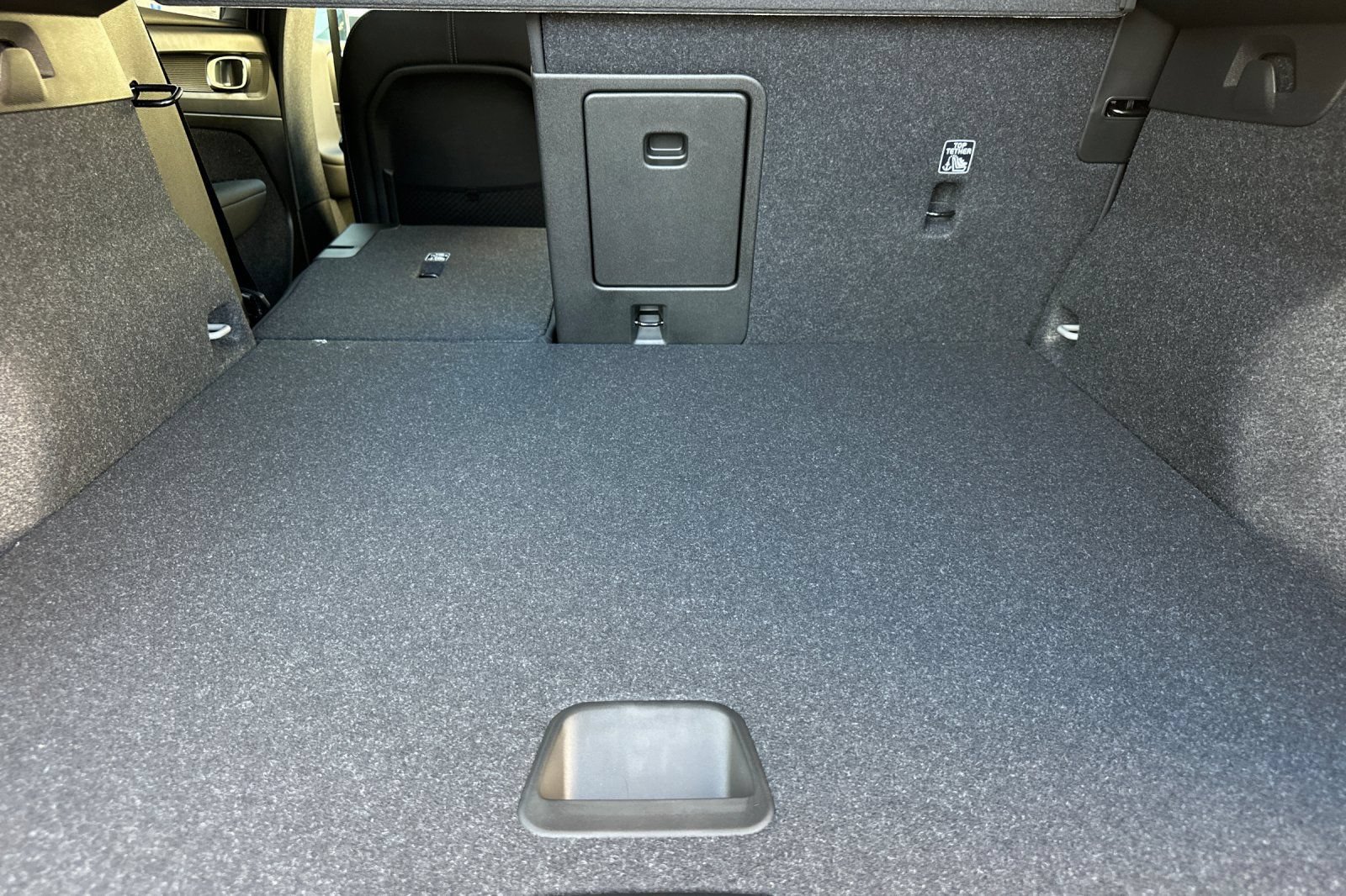 Certified 2026 Volvo XC40 B4 Core w/ Climate Package FWD image 16