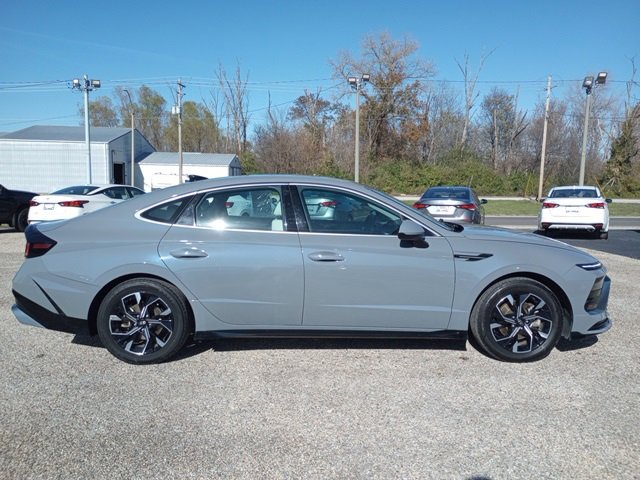 Used 2024 Hyundai Sonata SEL image 2