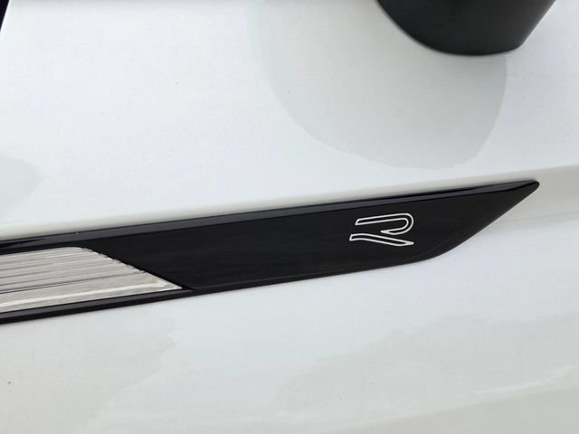Used 2022 Volkswagen Tiguan SEL R-Line AWD/4WD image 14
