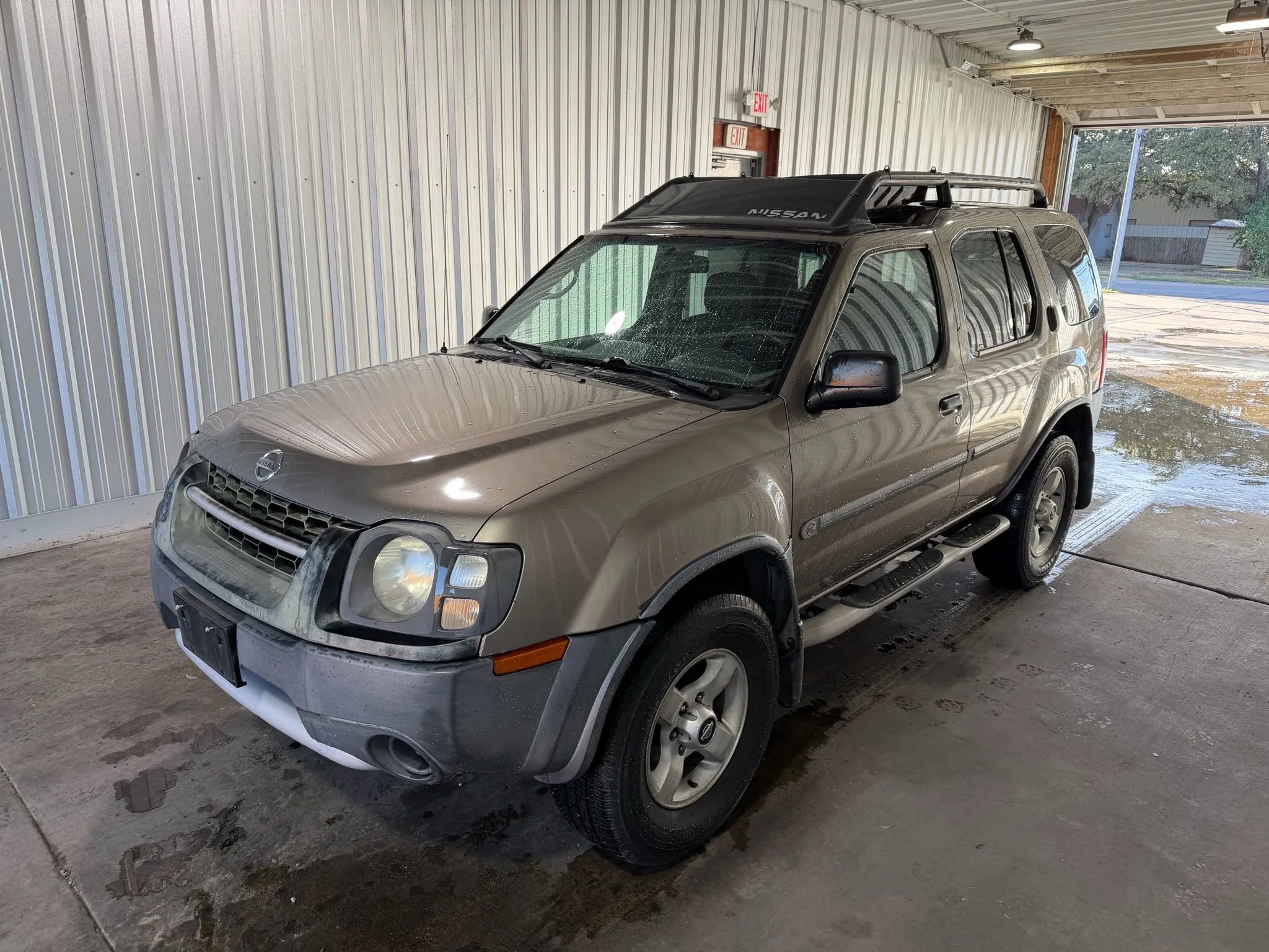 Used 2004 Nissan Xterra XE image 1