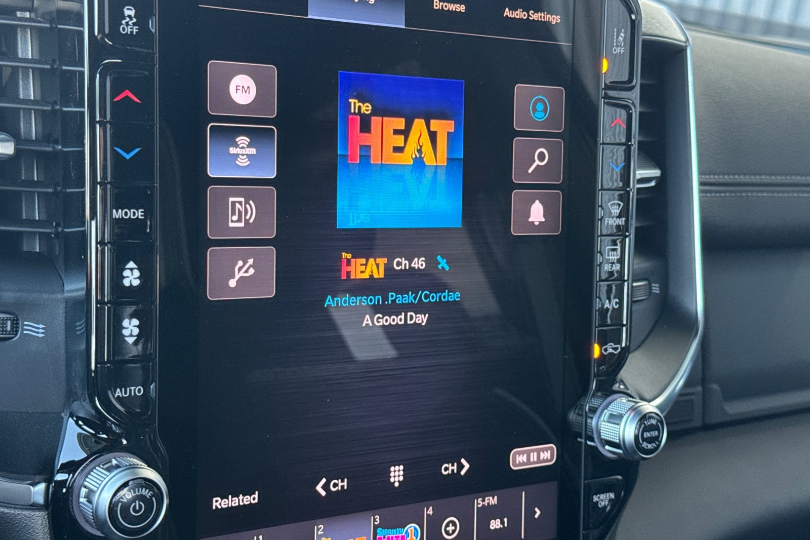 New 2027 RAM 3500 Laramie AWD/4WD image 15