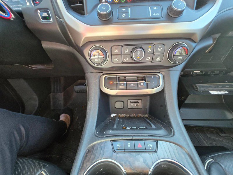 Used 2020 GMC Acadia Denali image 9