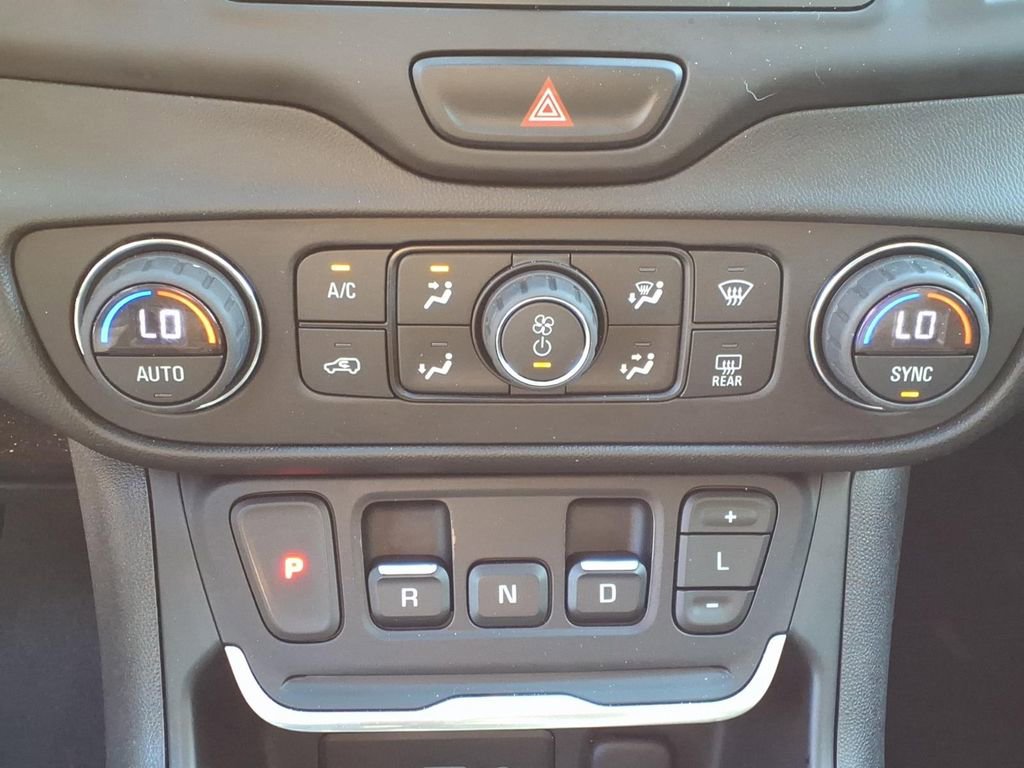 Used 2018 GMC Terrain SLE w/ Driver Convenience Package FWD image 22