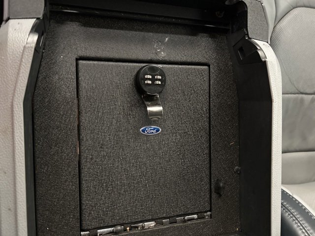 Used 2022 Ford F350 Limited image 21