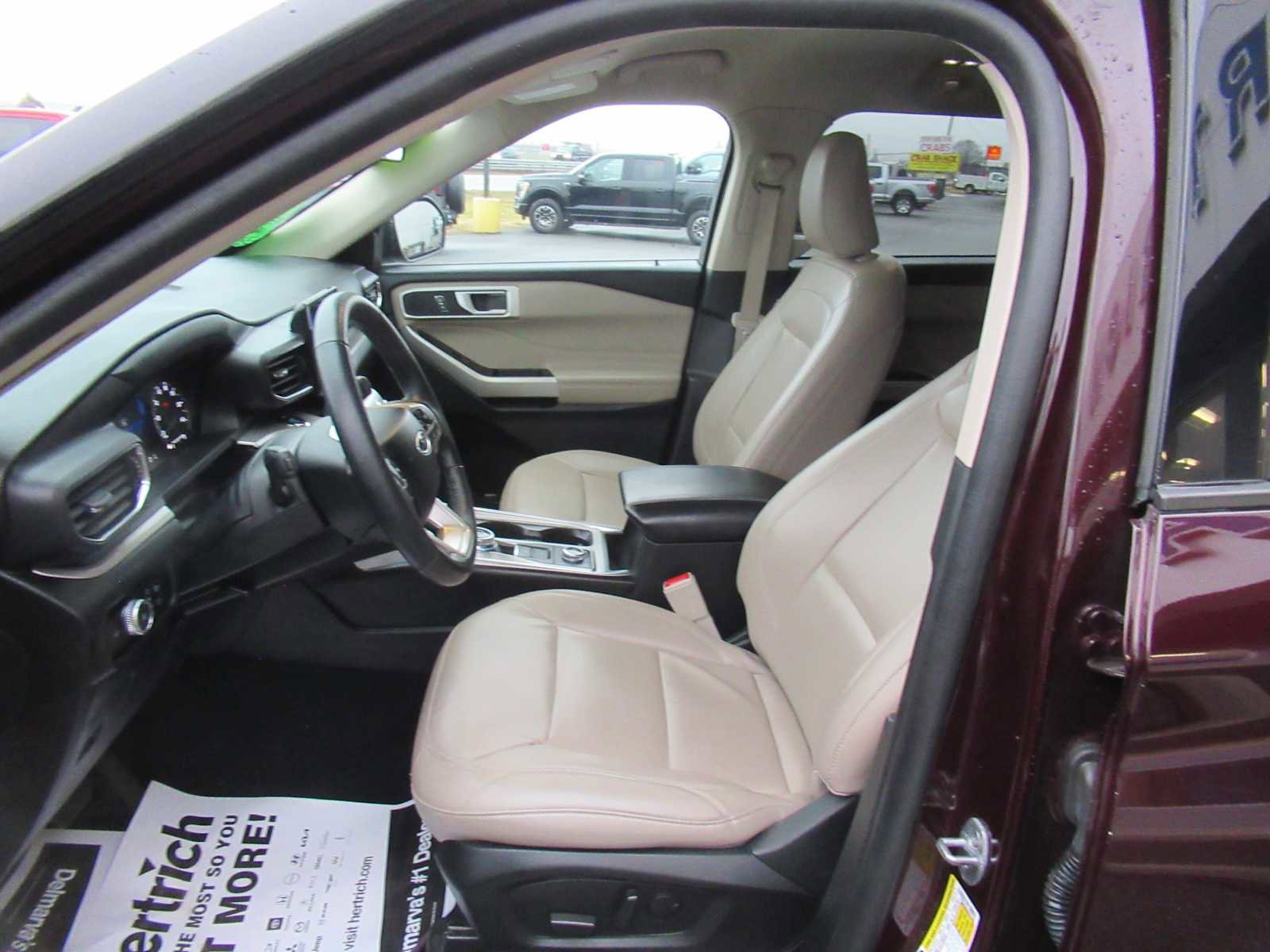 Used 2022 Ford Explorer XLT w/ Equipment Group 202A image 13