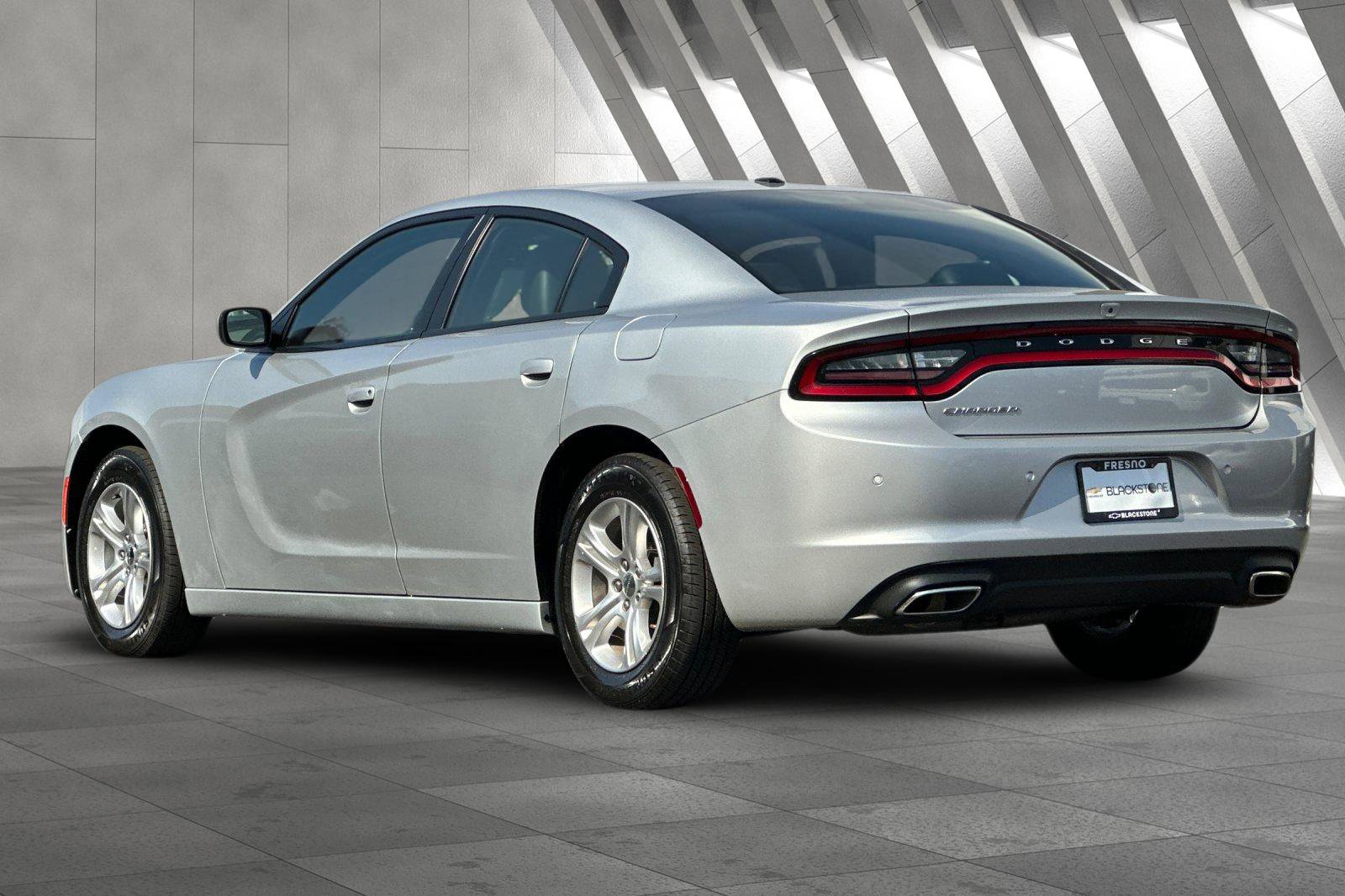 Used 2021 Dodge Charger SXT w/ Leather Interior Group image 6