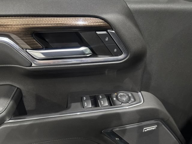 Used 2022 Chevrolet Silverado 1500 LT Trail Boss w/ Convenience Package II AWD/4WD image 16