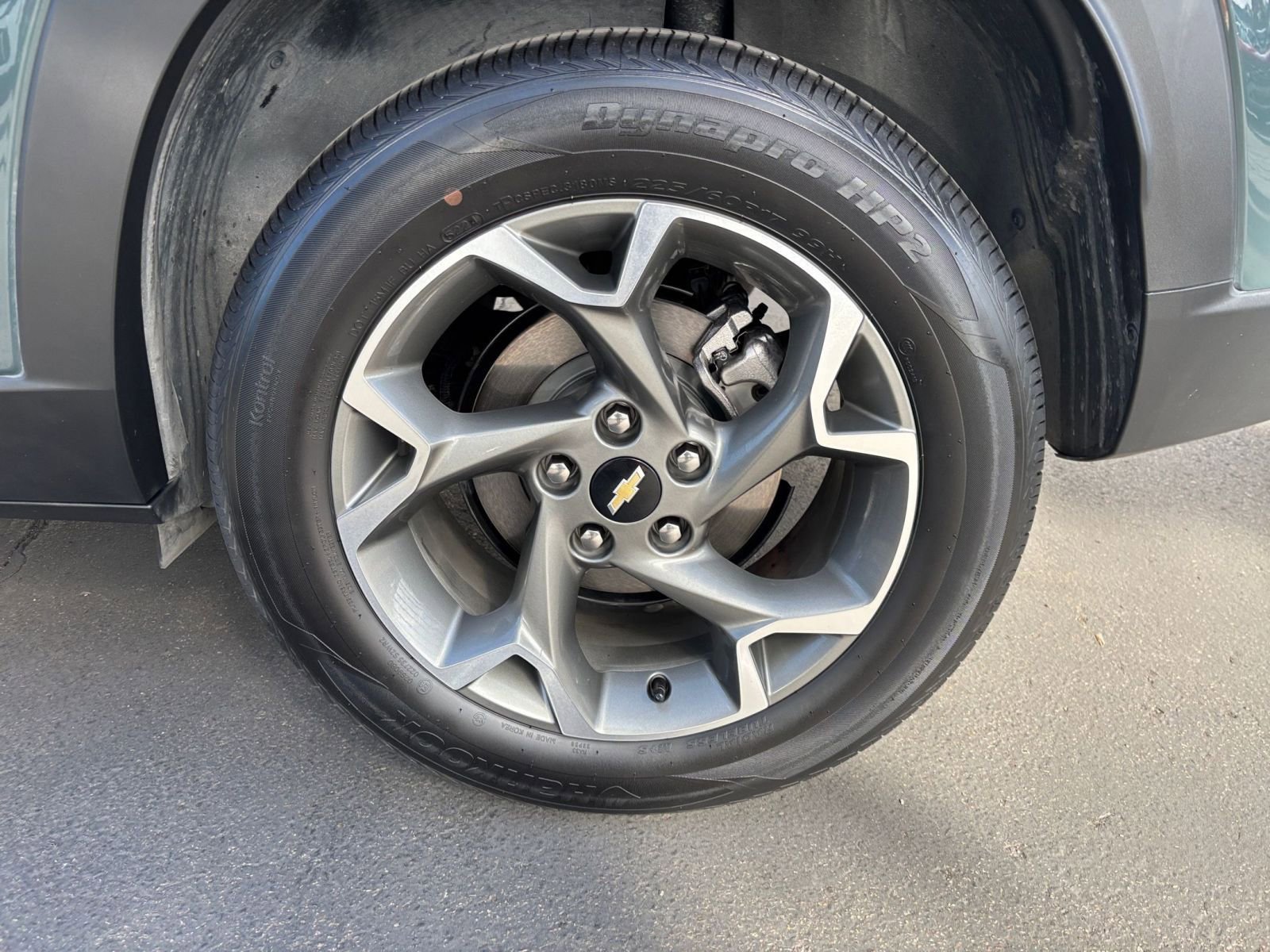 Used 2025 Chevrolet Trax LT FWD image 29