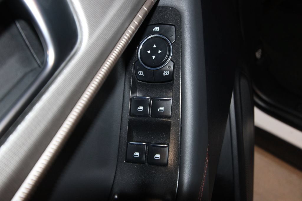 Used 2025 Ford Explorer Active AWD/4WD image 6