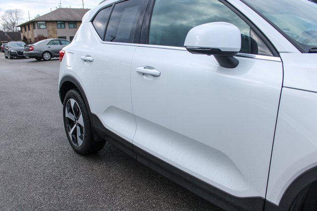 Used 2025 Volvo XC40 B5 Plus image 50