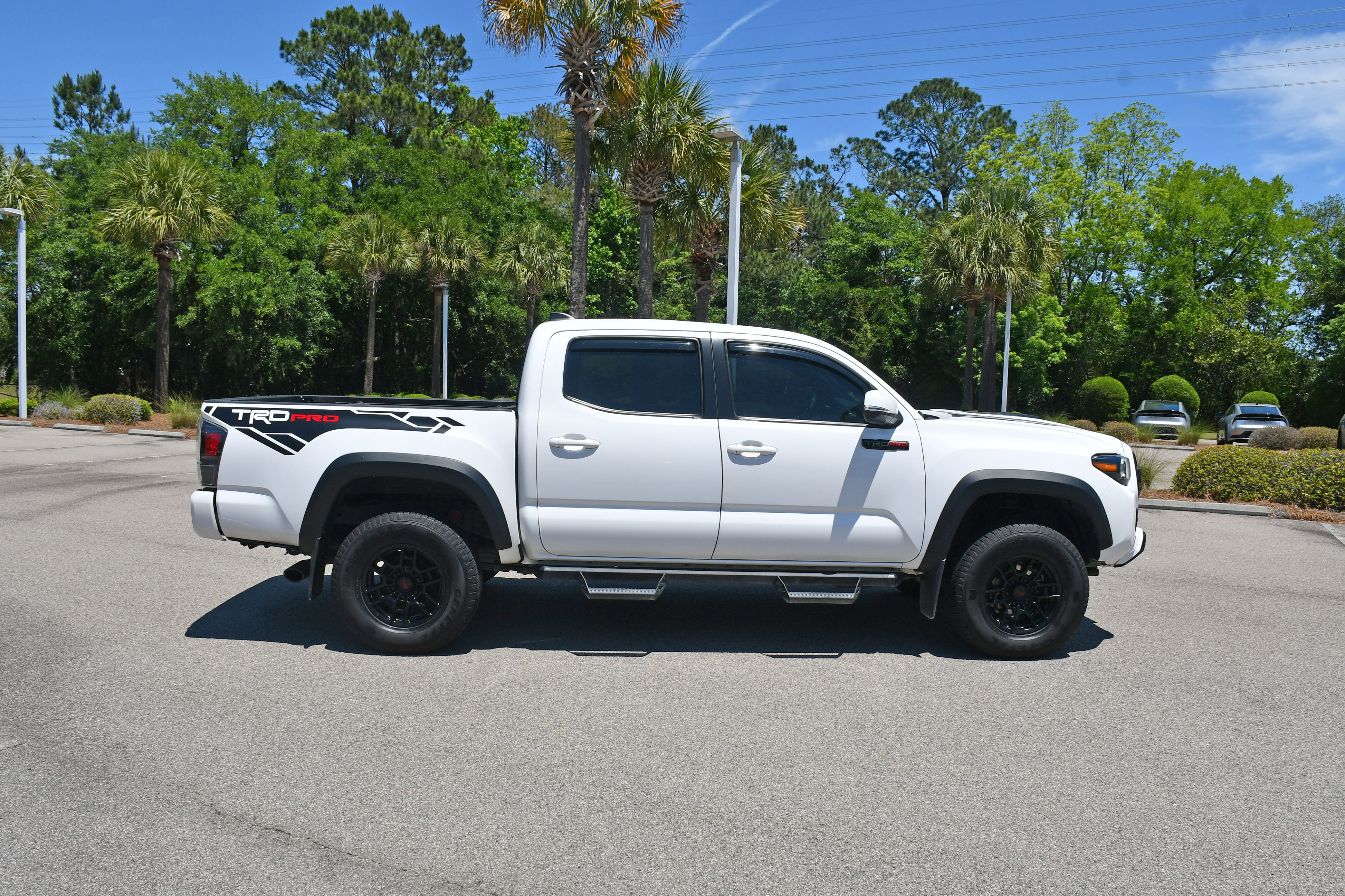Certified 2021 Toyota Tacoma TRD Pro AWD/4WD image 2