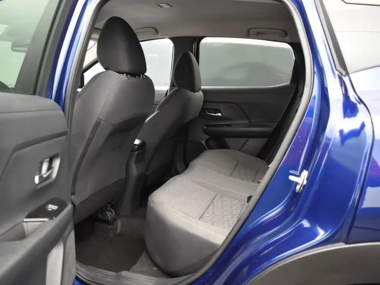 Used 2025 Nissan Kicks SV AWD/4WD image 15