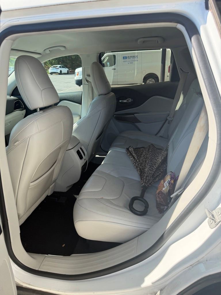 Used 2020 Jeep Cherokee Limited FWD image 10