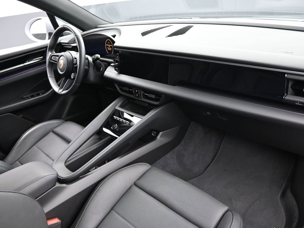 Used 2024 Porsche Macan 4 Electric w/ Premium Package image 34