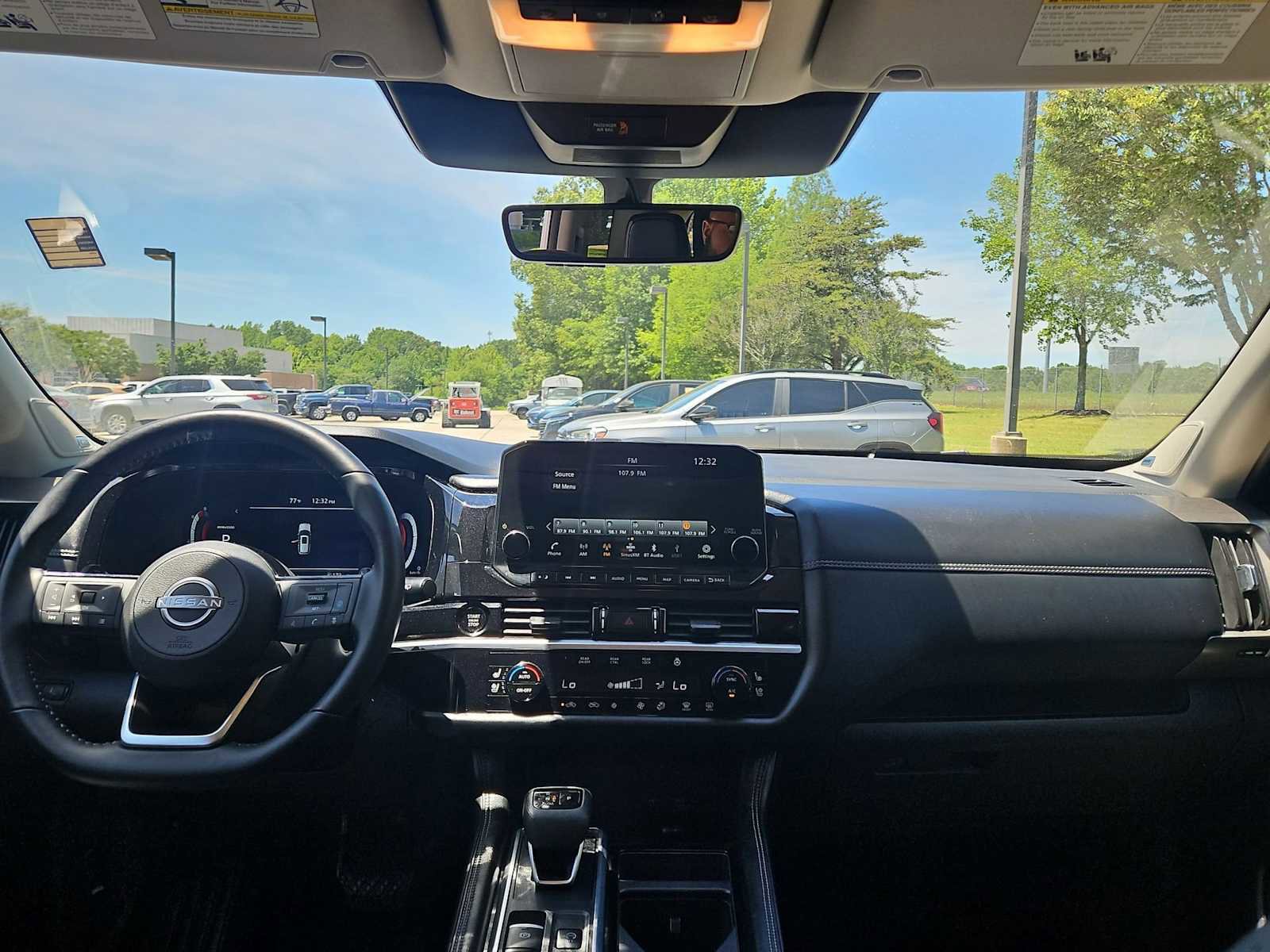 Used 2025 Nissan Pathfinder Platinum AWD/4WD image 25
